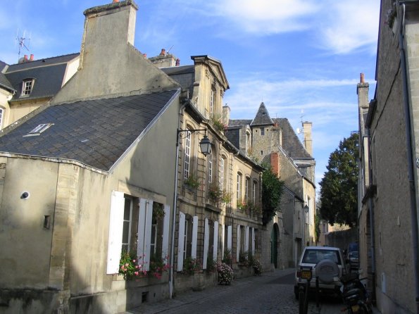 Arromanches Bayeux Caen (8)